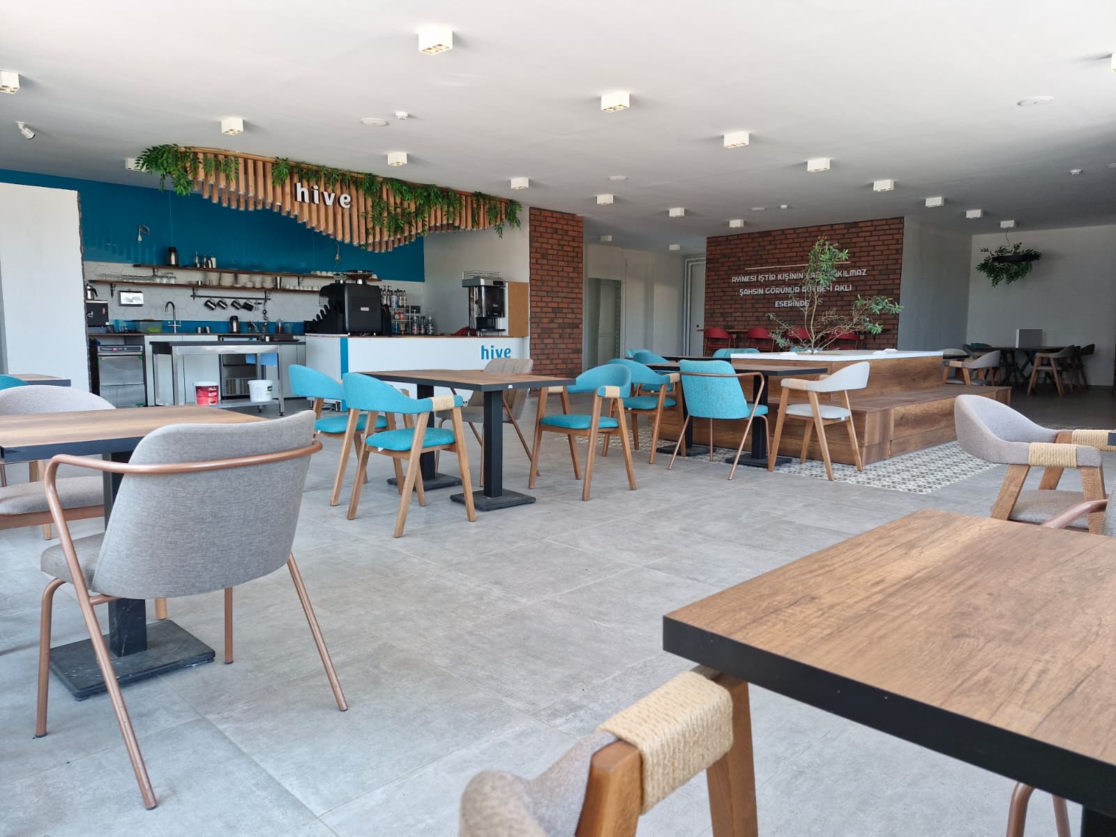 hiveKafe. 5