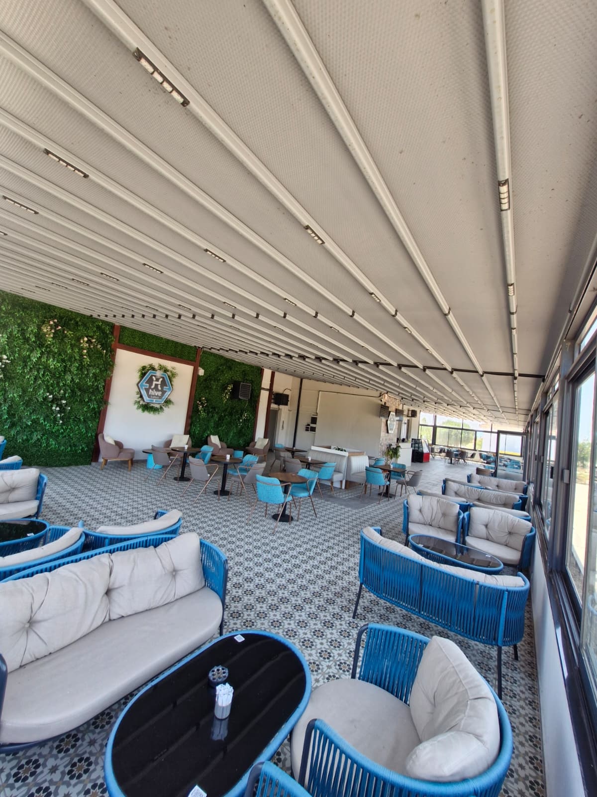 hiveKafe. 9