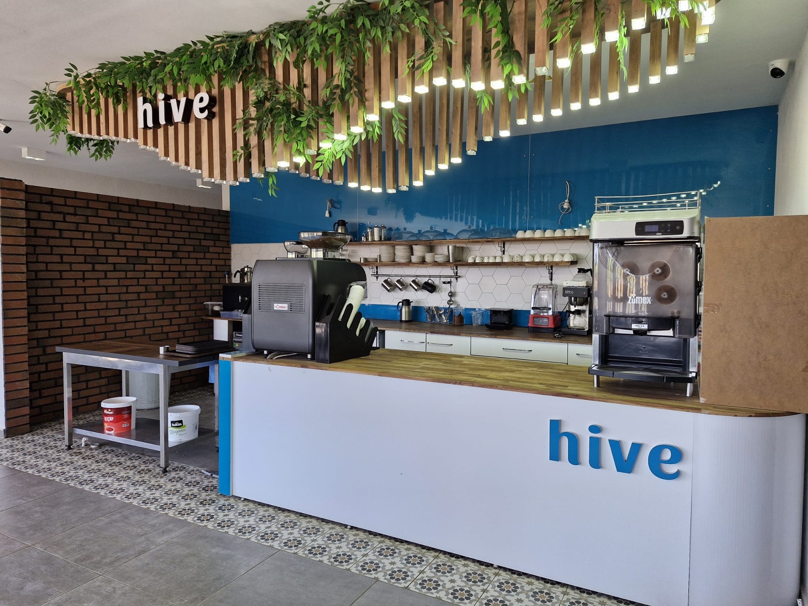 hiveKafe. 4
