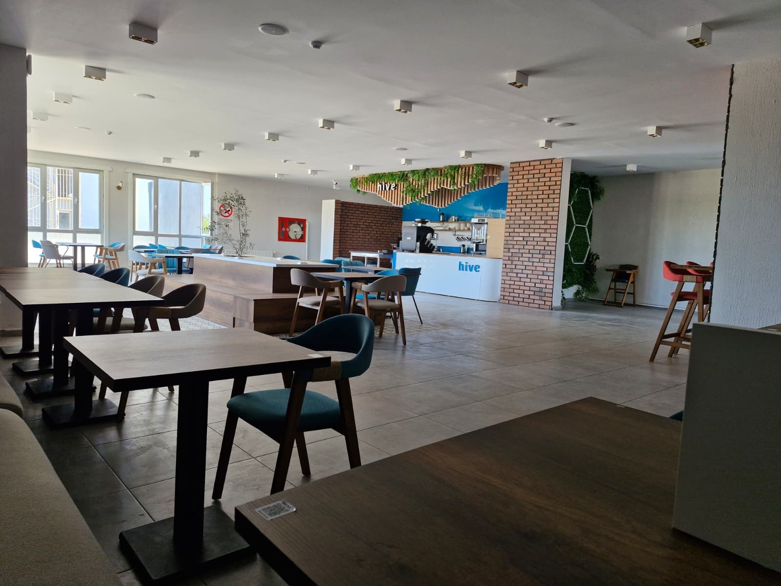 hiveKafe. 10